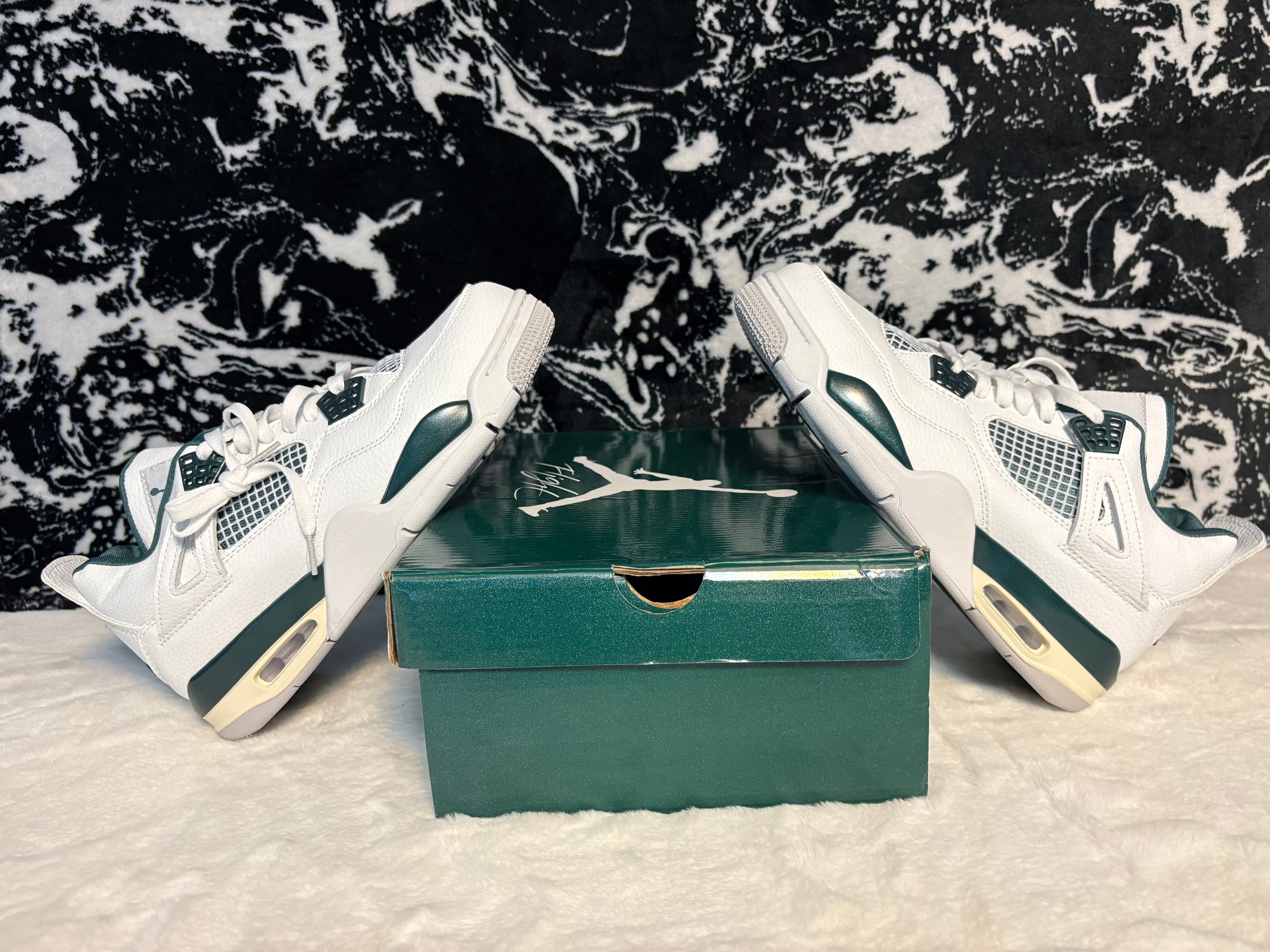 Jordan 4 Retro
Oxidized Green