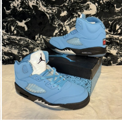 Jordan 5 Retro
UNC University Blue