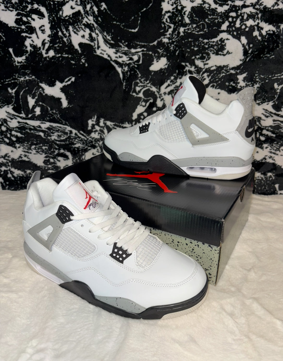 Jordan 4 Retro
White Cement
