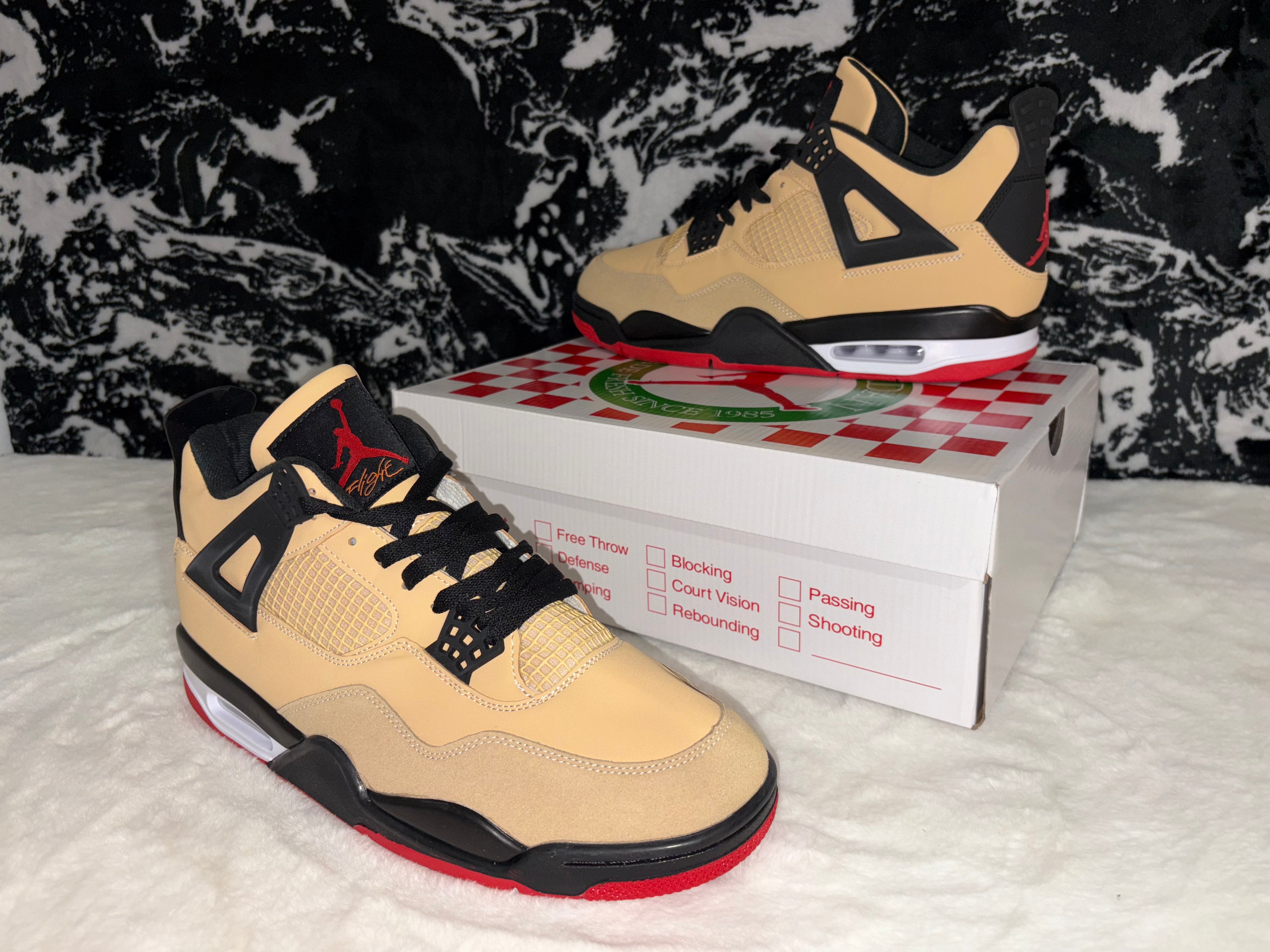 Jordan 4 Retro
Pizza