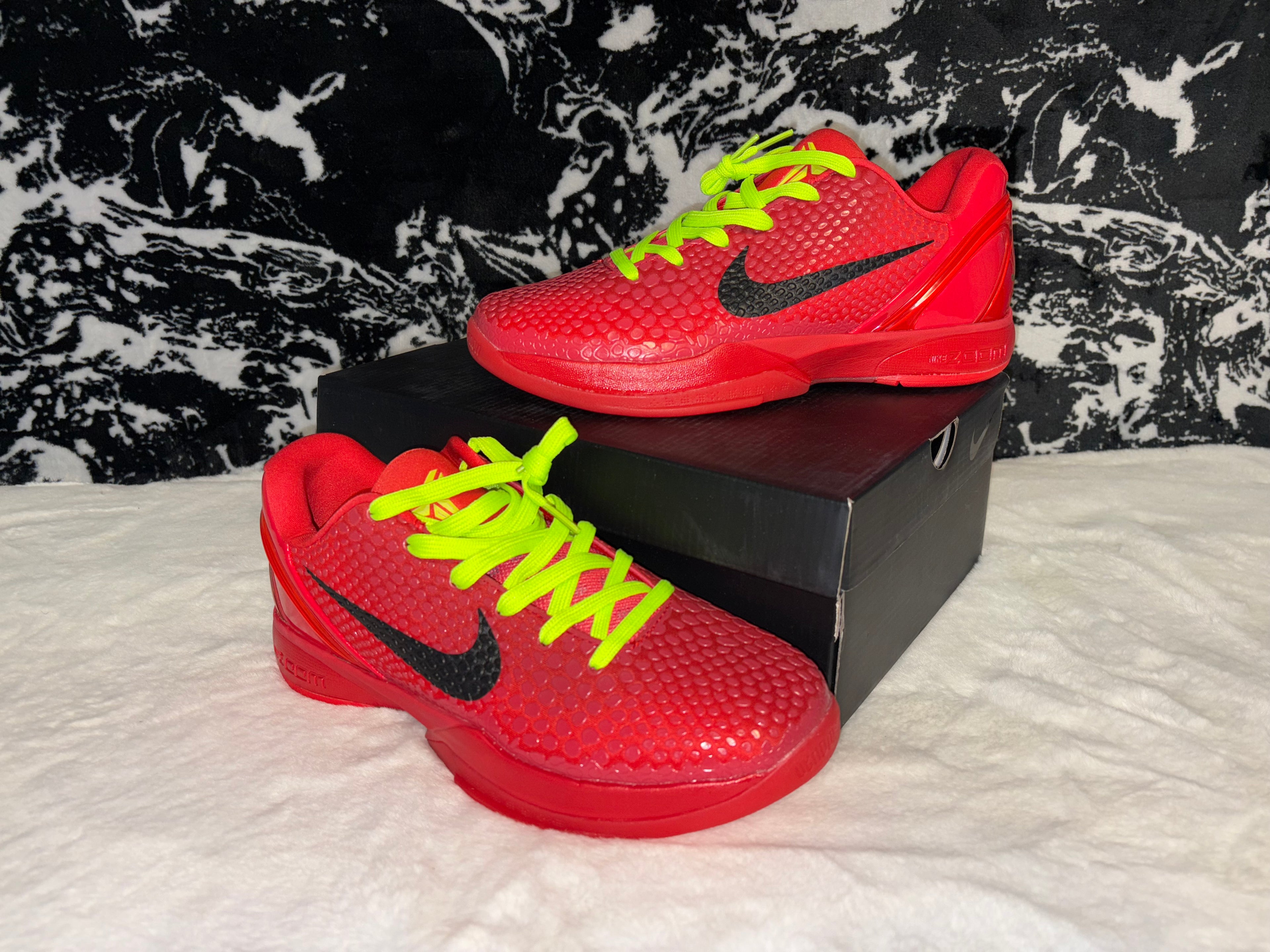 Nike Kobe 6 Protro
Reverse Grinch