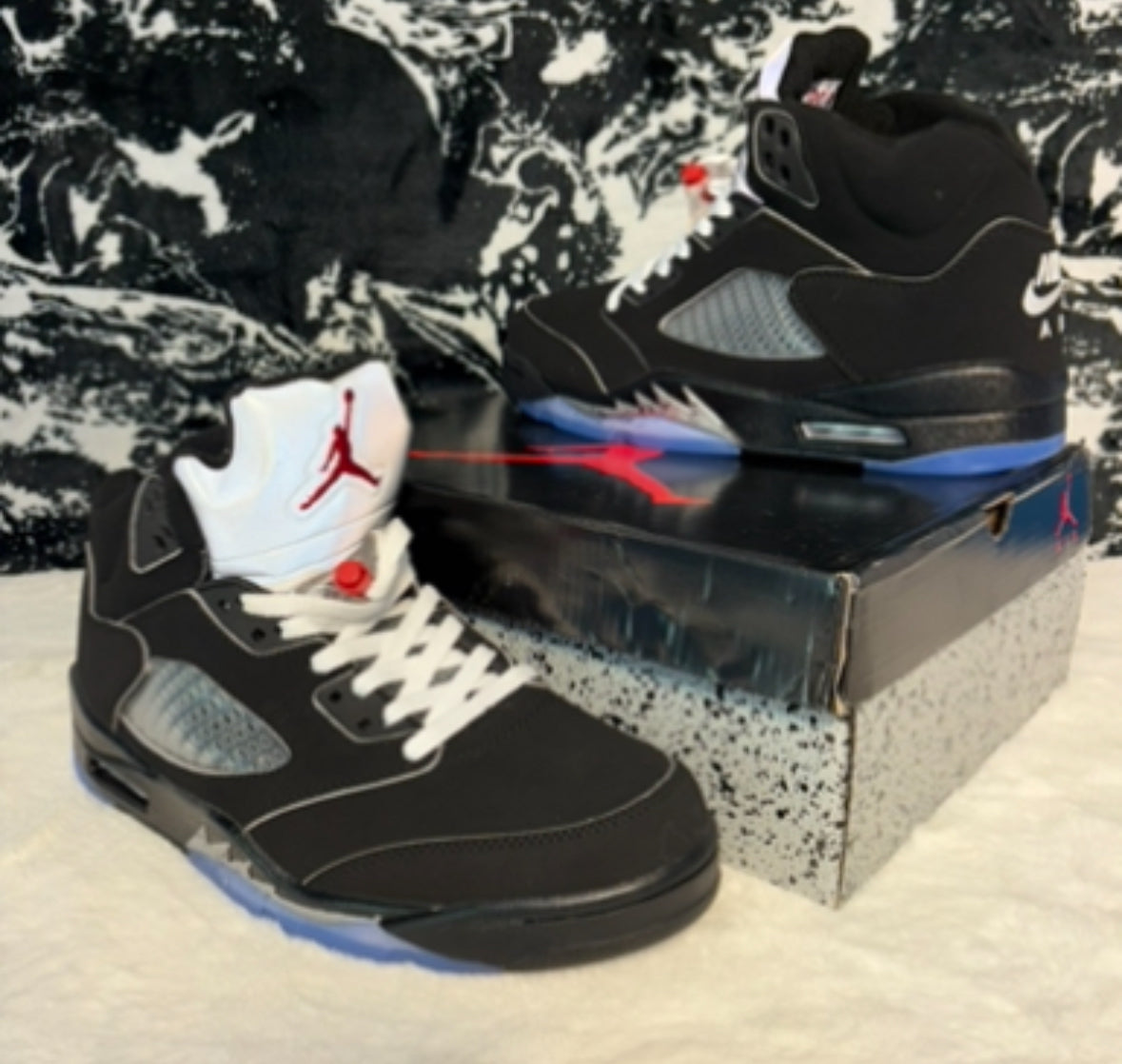 Jordan 5 Retro OG
Black Metallic Reimagined