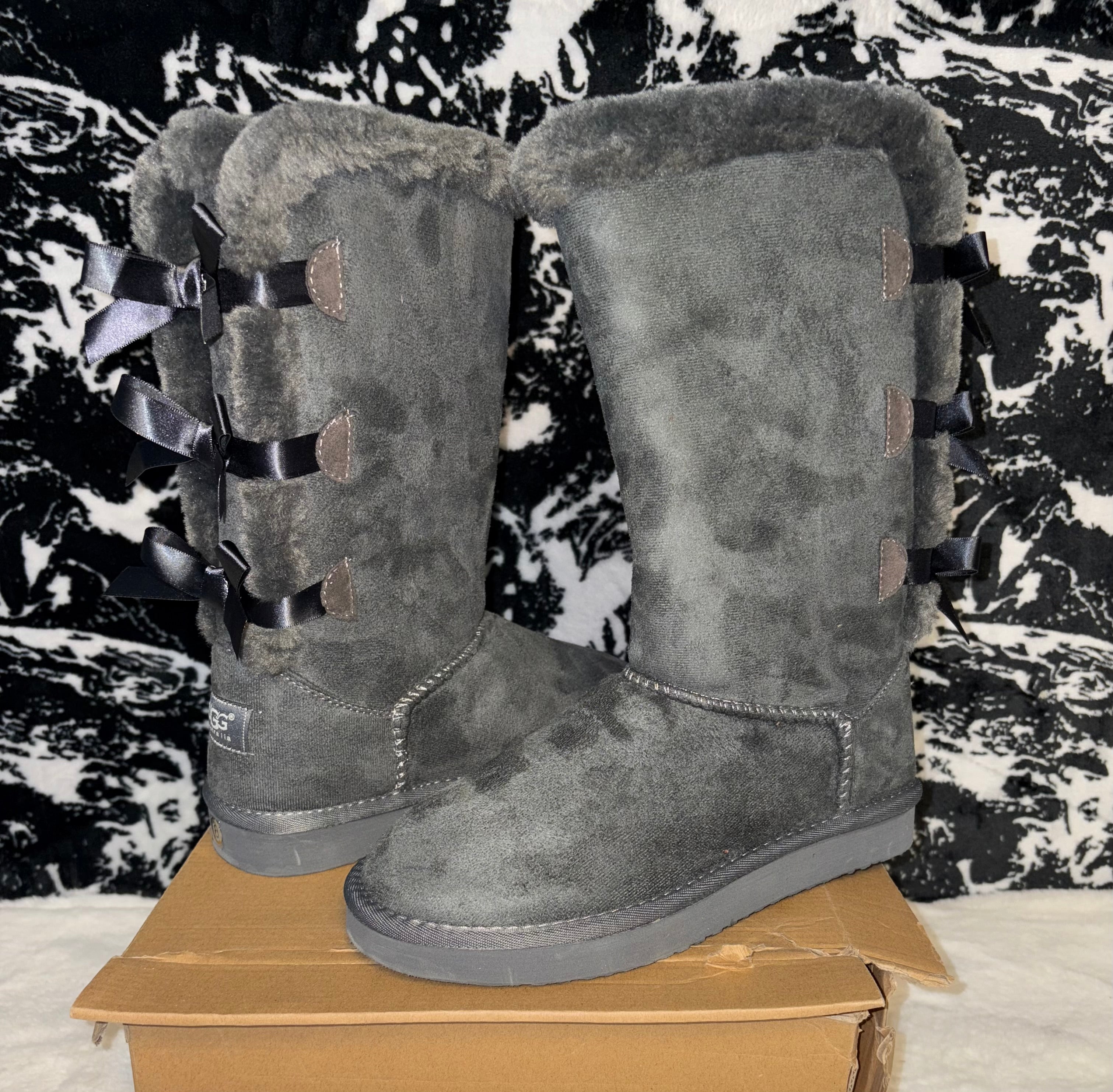 UGG Bailey Bow Tall II Boot
Gray